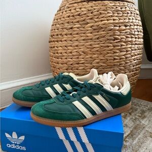 SOLD ON DEPOP // OG Adidas Samba in Collegiate Green